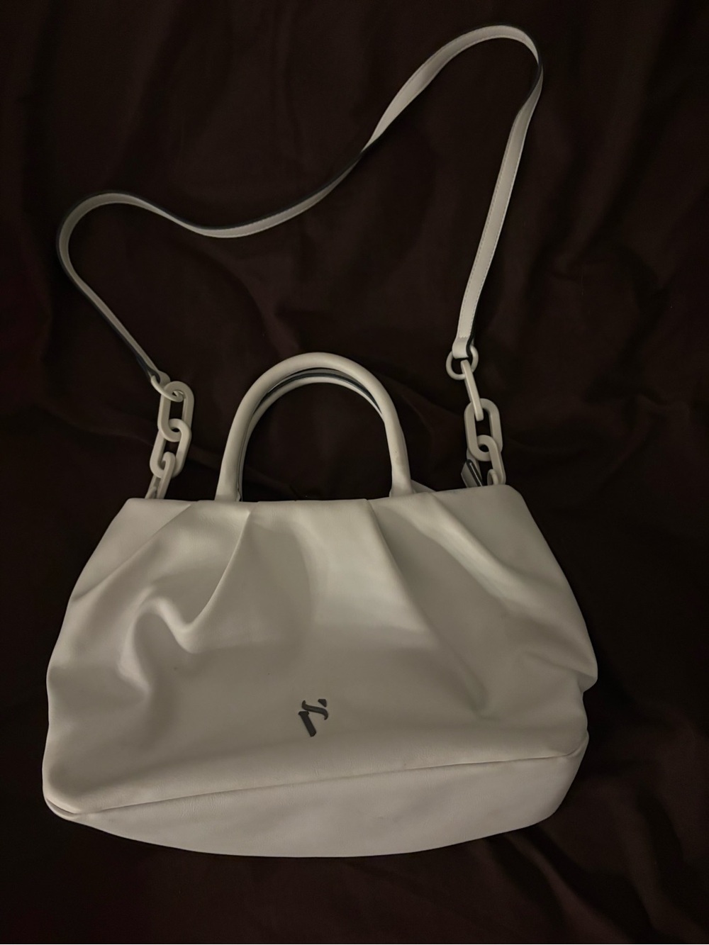 Vera Wang White Shoulder Satchel with Chain-Link Strap